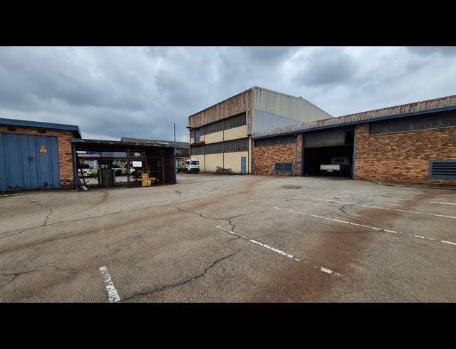 1,850M² FACTORY FOR SALE IN ANDERBOLT